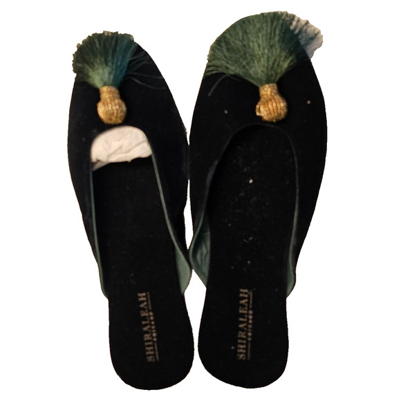 NWOB Dark Green Velvet Shiraleah Chicago Sz Large/X-Large Slippers with tassle - Picture 1 of 4